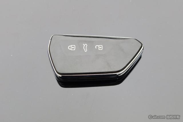 Volkswagen Teramont 2023 380 TSI 4 WD — фото 6