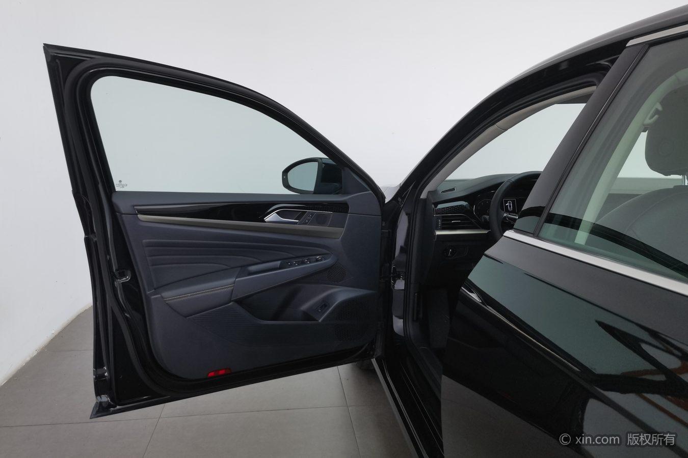 Volkswagen Passat 2021 Черный из Китая, фото 2