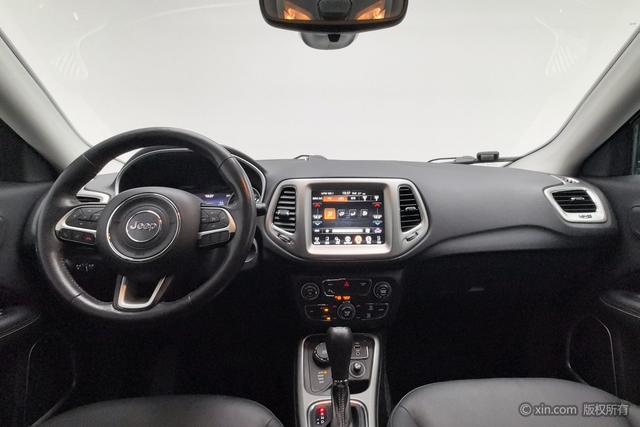 Jeep Compass 2017 200 T AT 4 WD — фото 12