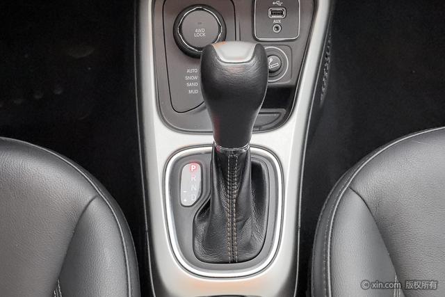 Jeep Compass 2017 200 T AT 4 WD — фото 14