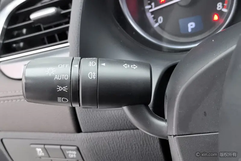 Mazda Atenza 2.0 L Luxury — фото 11