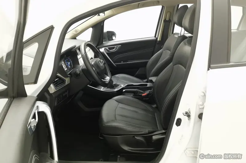 Geely Vision X3 1.5L механика премиум — фото 12