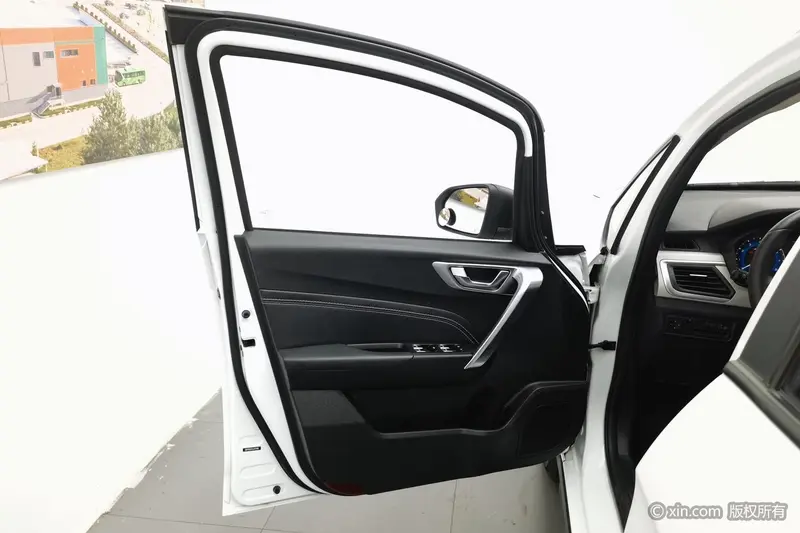 Geely Vision X3 1.5L механика премиум — фото 16