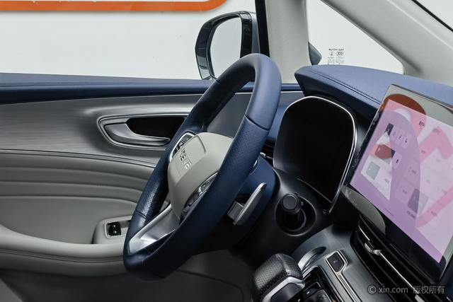 Roewe i MAX8 2021 400 TGI Supreme — фото 16