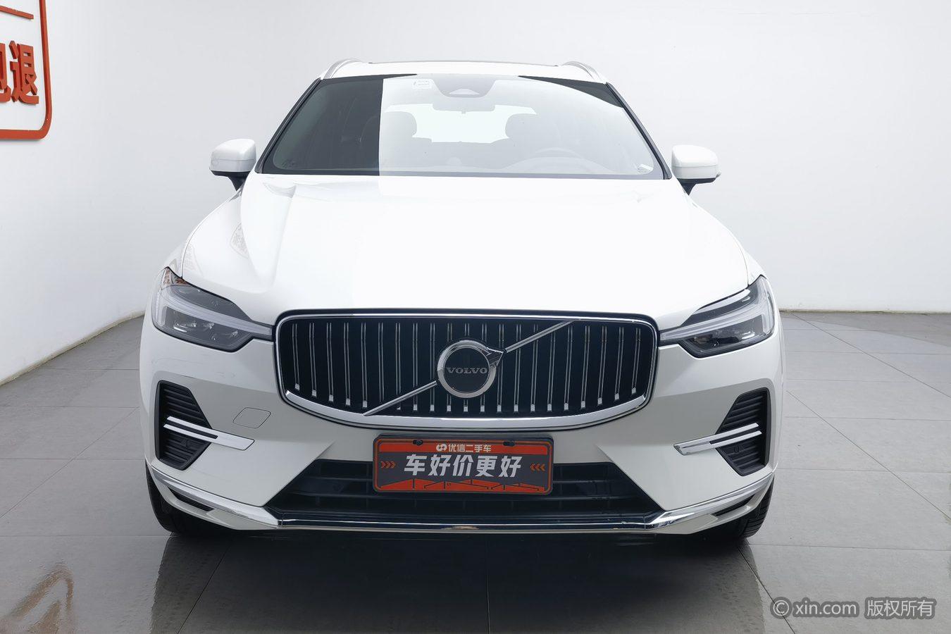 Volvo XC60 2023 B5 Luxury