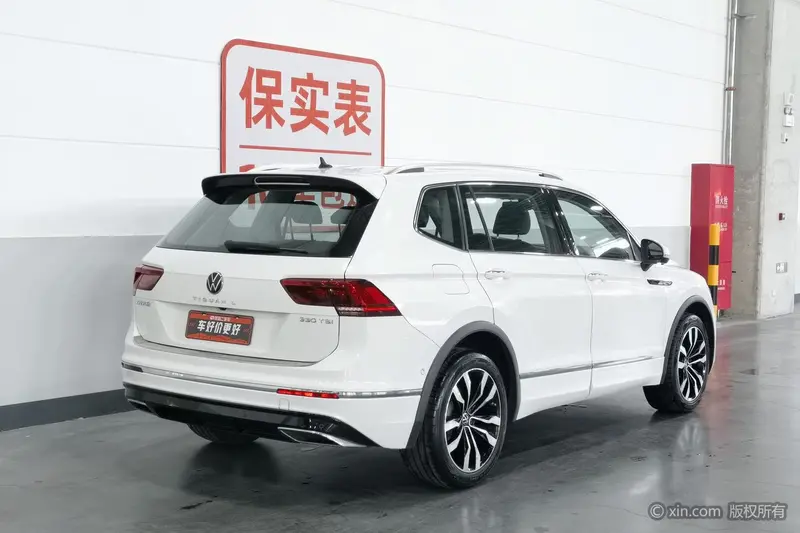 Volkswagen Tiguan L 330 TSI AT 2 WD R-Line Flagship — фото 4