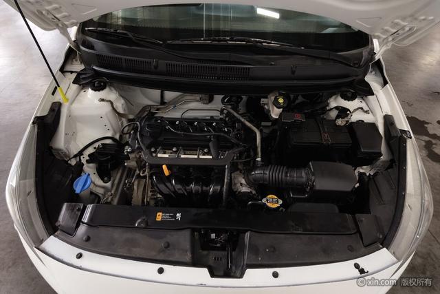 Hyundai Verna 2017 1.4 L MT V — фото 5
