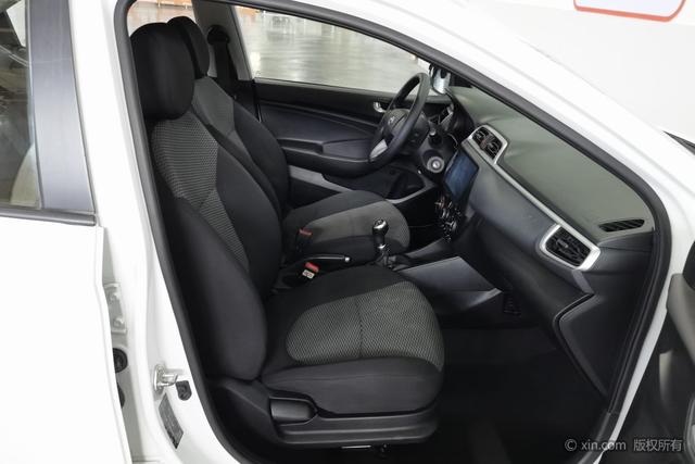 Hyundai Verna 2017 1.4 L MT V — фото 11