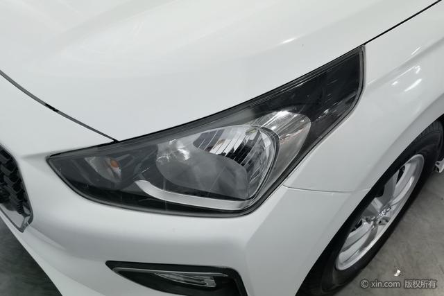 Hyundai Verna 2017 1.4 L MT V — фото 7