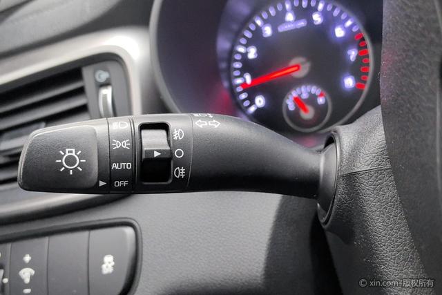 Kia Sorento 2016 L 2.4 L 4 WD 7 V — фото 15