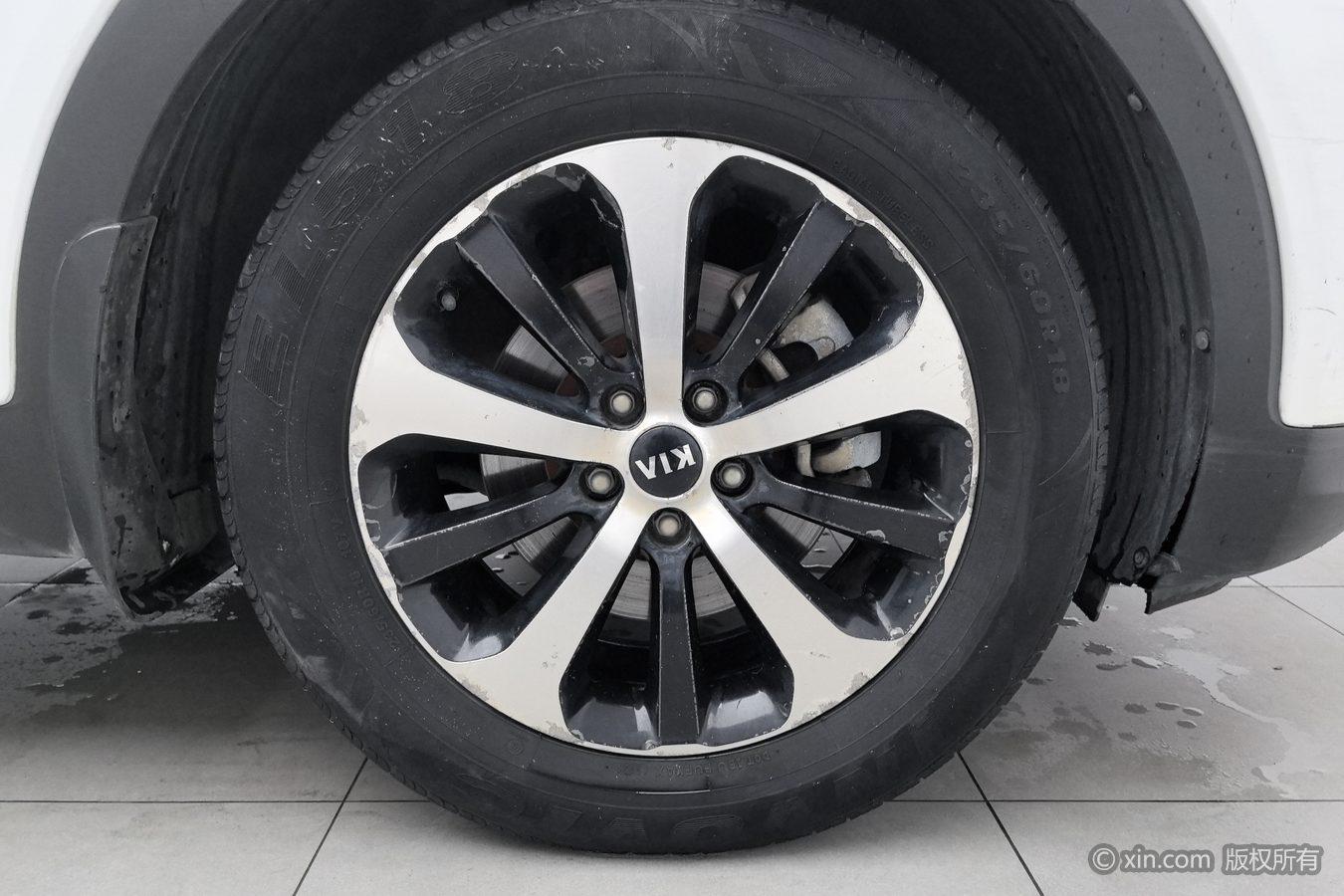 Kia Sorento 2016 L 2.4L 4WD 7 мест V