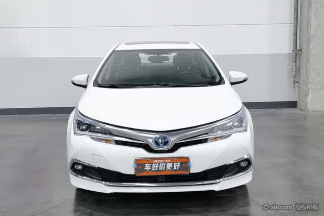 Toyota Corolla 2018 1.8 L E-CVT V — фото 2