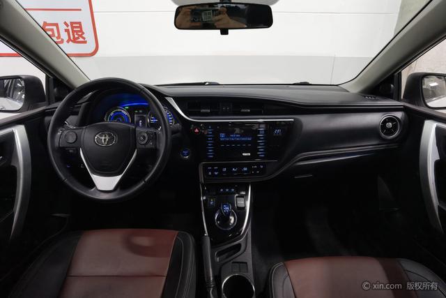 Toyota Corolla 2018 1.8 L E-CVT V — фото 14