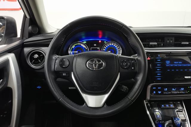 Toyota Corolla 2018 1.8 L E-CVT V — фото 15