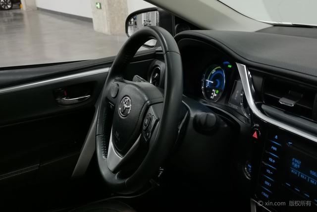 Toyota Corolla 2018 1.8 L E-CVT V — фото 13