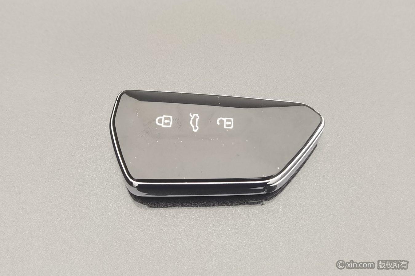 Volkswagen Tavendor 2023 380TSI R-Line