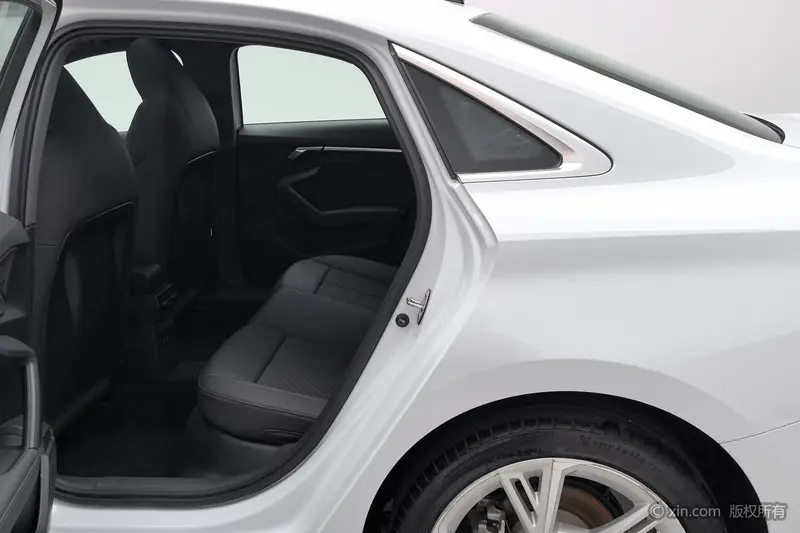 Audi A 3 A 3 L Limousine 35 TFSI — фото 14