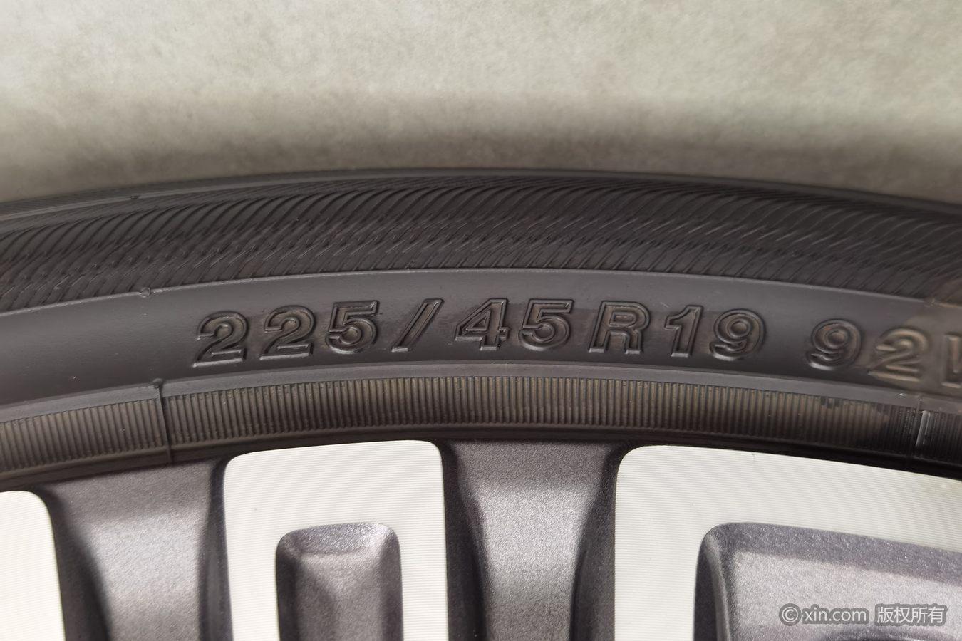 Hongqi H5 2022 1.8T AT