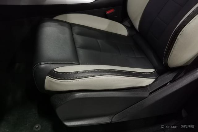 Denza X PHEV 2020 2.0 T — фото 18
