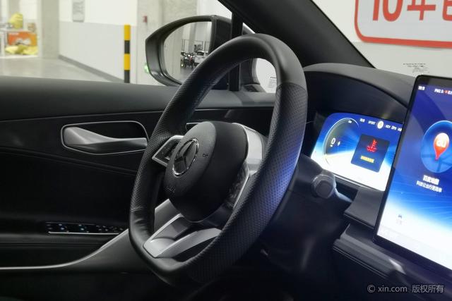 Denza X PHEV 2020 2.0 T — фото 16