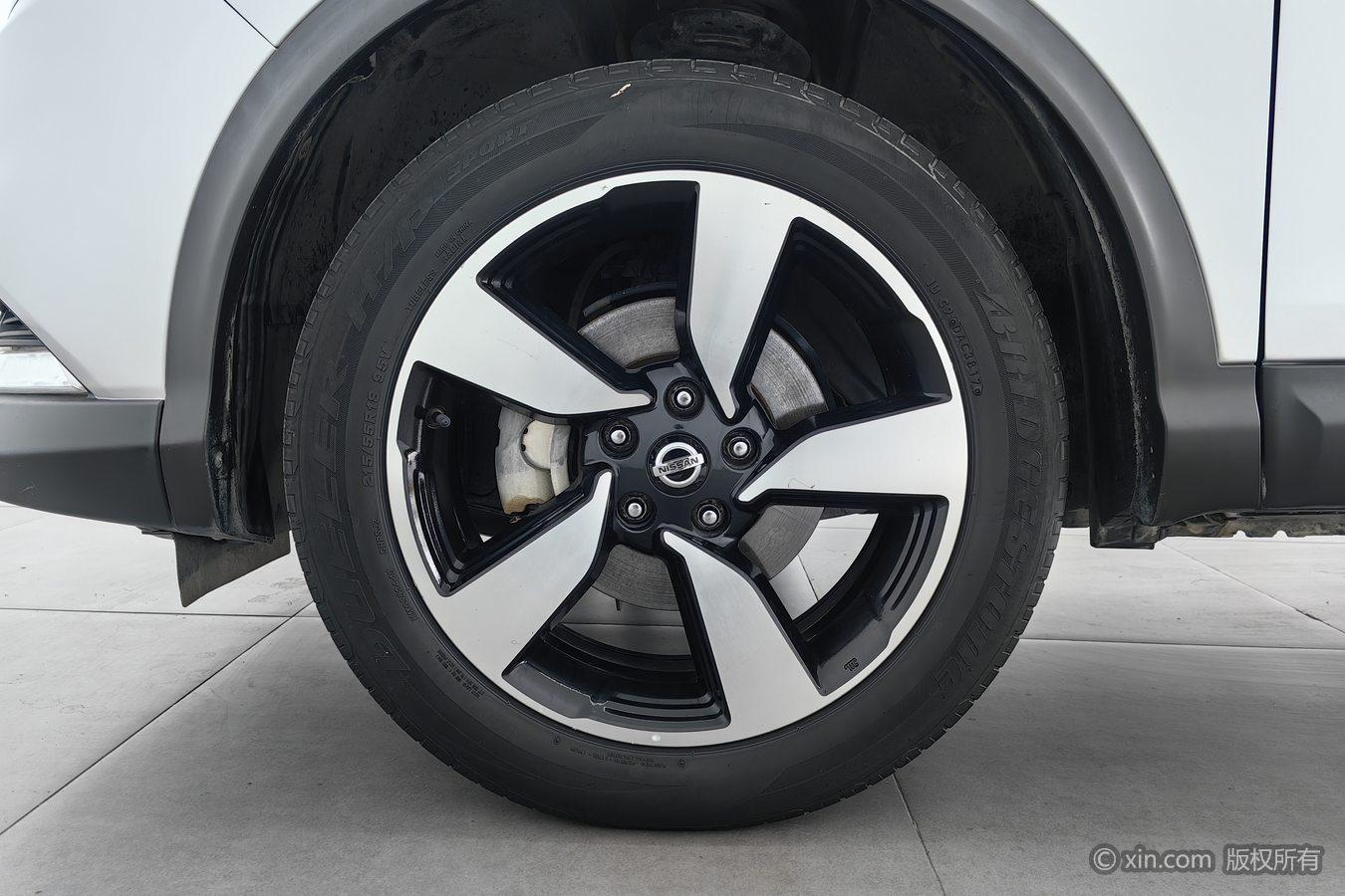 Nissan Qashqai 2017 2.0L CVT Luxury V