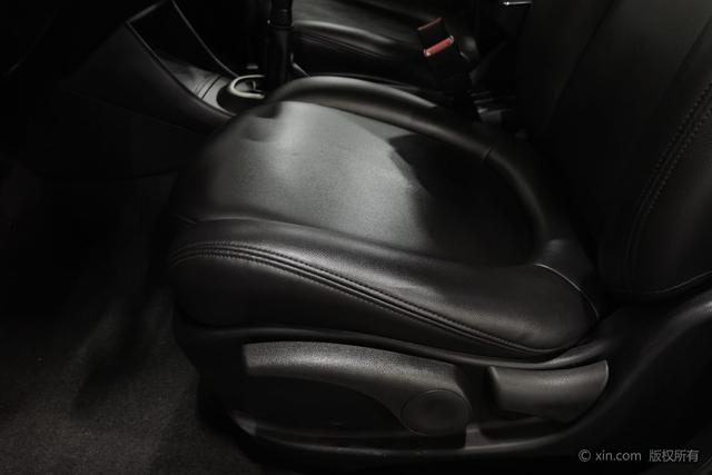 Nissan Sylphy 2019 1.6 XE+ MT — фото 18