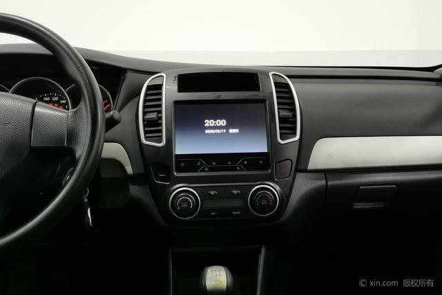 Nissan Sylphy 2019 1.6 XE+ MT — фото 11