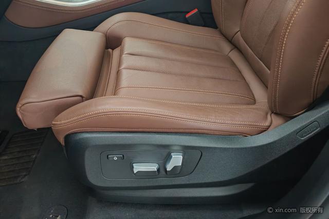 BMW X5 2019 x Drive 40i M — фото 18