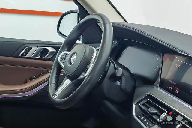 BMW X5 2019 x Drive 40i M — фото 10
