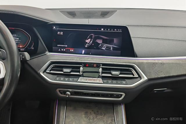 BMW X5 2019 x Drive 40i M — фото 13
