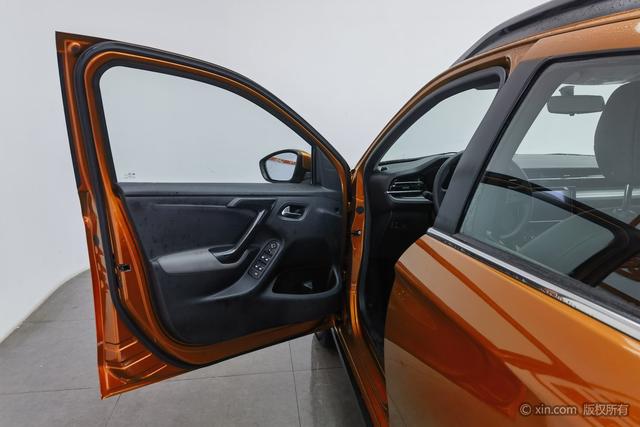 Citroen C3-XR 2023 Желтый из Китая, фото 2