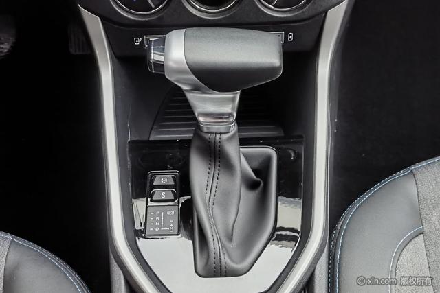 Citroen C3-XR 2023 Желтый из Китая, фото 3