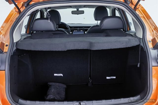 Citroen C3-XR 2023 Желтый из Китая, фото 5