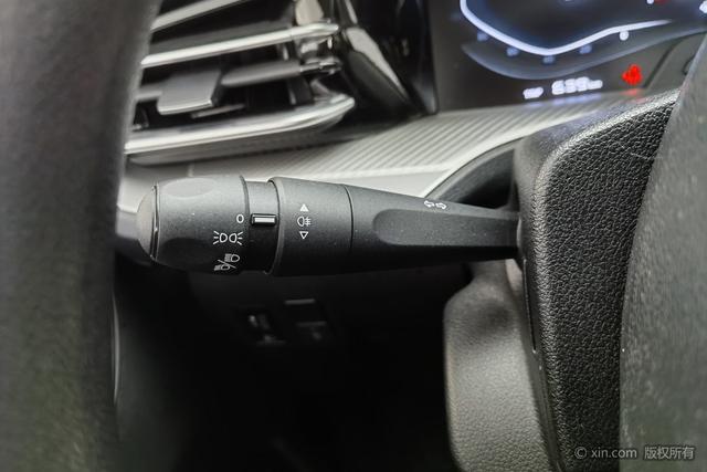 Citroen C3-XR 2023 Желтый из Китая, фото 6