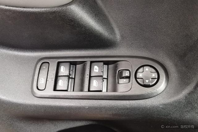 Citroen C3-XR id 3810457 из Китая 15