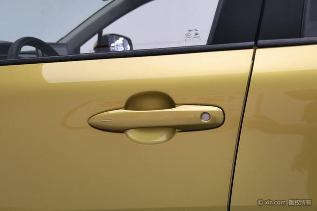 Toyota Frontlander 2022 2.0 L CVT PLUS — фото 10