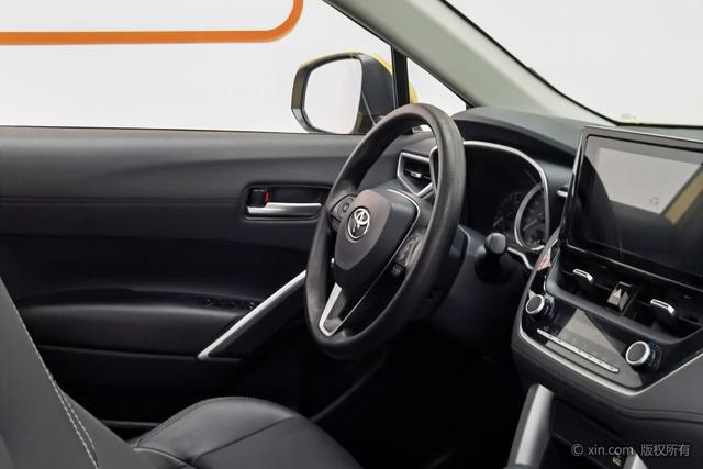 Toyota Frontlander 2022 2.0 L CVT PLUS — фото 16
