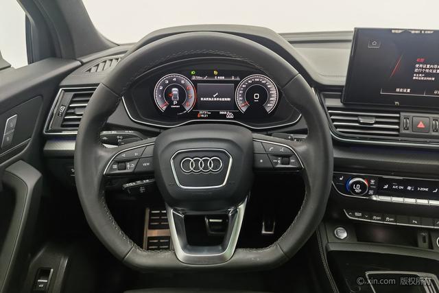 Audi Q5L 2023 40 T — фото 14
