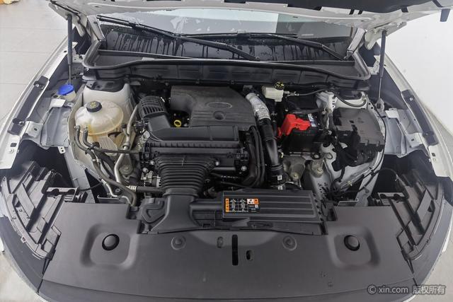 Ford Edge 2023 L 2.0 T Eco Boost 2 WD — фото 5