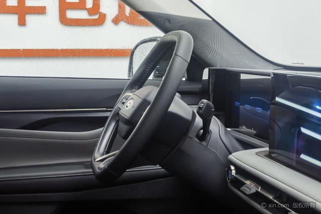 Ford Edge 2023 L 2.0 T Eco Boost 2 WD — фото 12