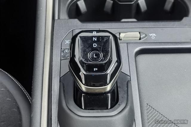Ford Edge 2023 L 2.0 T Eco Boost 2 WD — фото 16