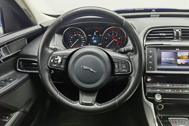 Jaguar XEL 2018 2.0 T 200 PS — фото 14
