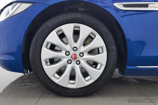 Jaguar XEL 2018 2.0 T 200 PS — фото 8