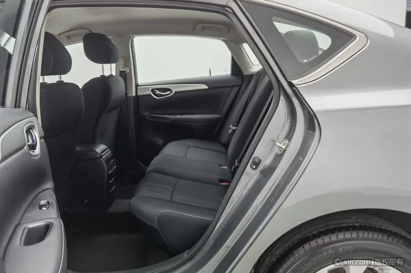 Nissan Sylphy 1.6L XE CVT комфорт — фото 14