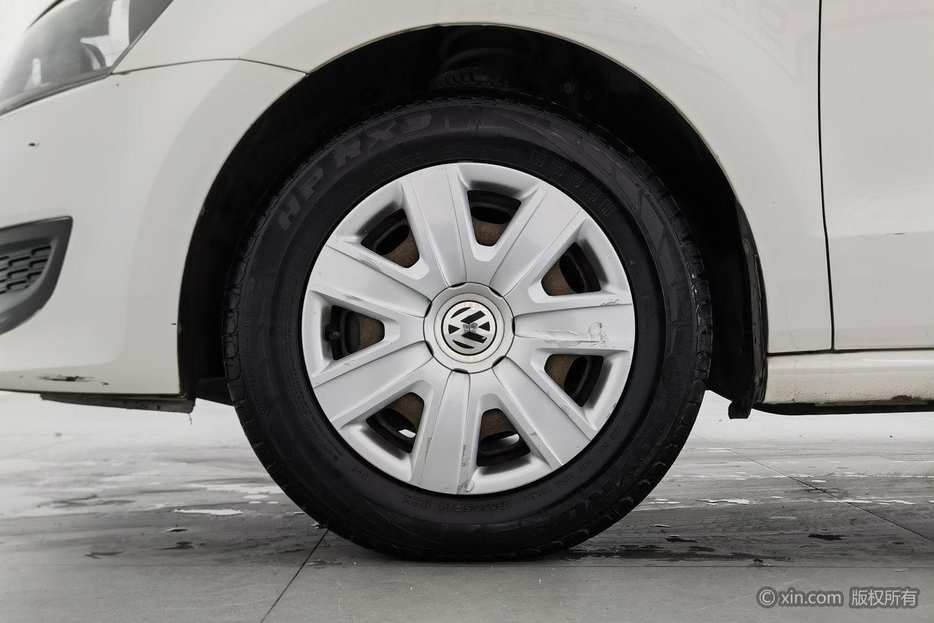 Volkswagen Polo 2013 1.4L MT
