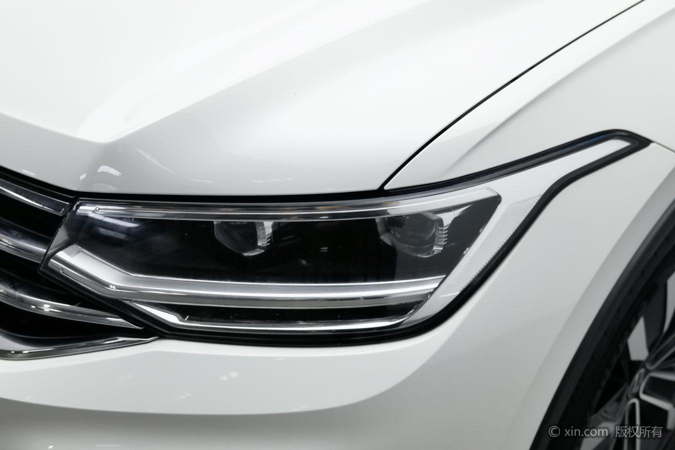 Volkswagen Tiguan L L 2022 330TSI AT R-Line