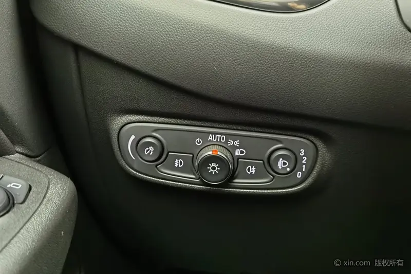 Chevrolet Equinox — фото 11