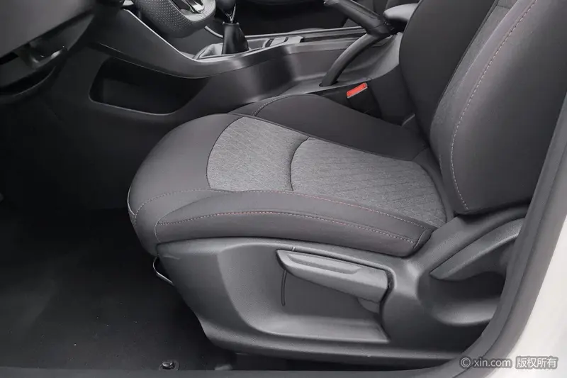 Roewe i5 — фото 12