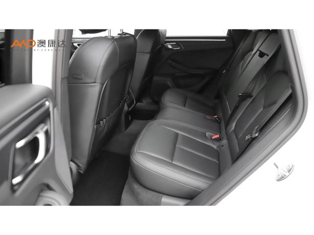 Porsche Macan 2023 Macan 2.0 T — фото 8