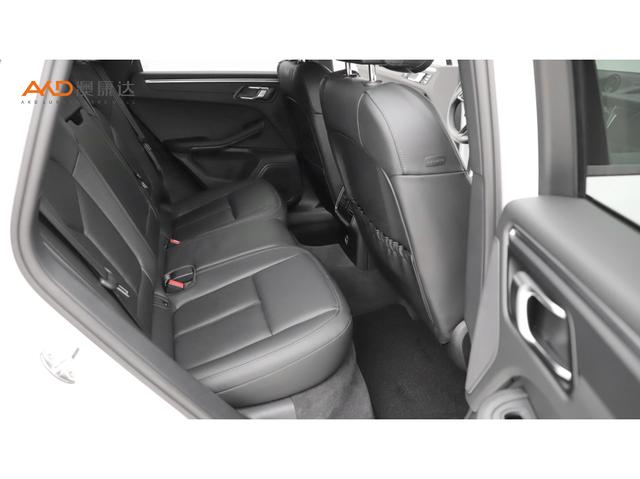 Porsche Macan 2023 Macan 2.0 T — фото 10